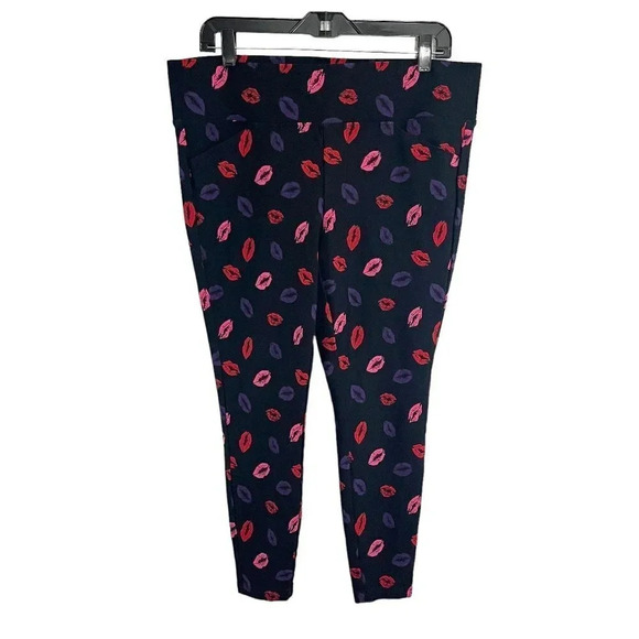 Torrid Black Pixie Pants with Colorful Lip Prints & Pockets Women's Plus Size 1X